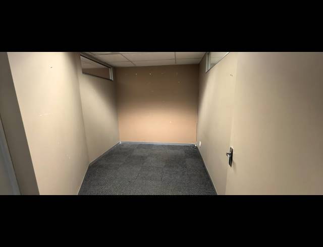 176.50M² OFFICE TO LET IN BO-DORP